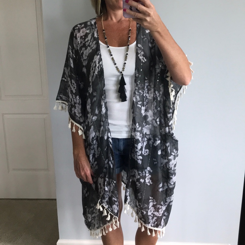 ♥️LAST 1♥️Floral Print Kimono - Picture 2 of 7